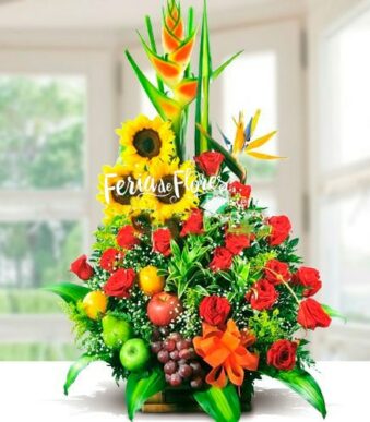 Arreglo Floral con Frutas Trópico