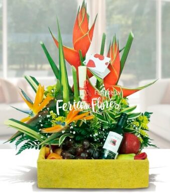 Arreglo Floral con Frutas Platonia